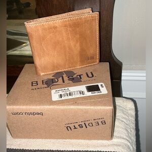 NWT Bed Stu Leather Amidala Bifold Wallet Tan Rustic Includes Box MSRP $100
